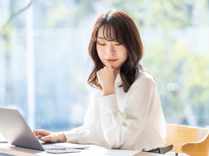 女性